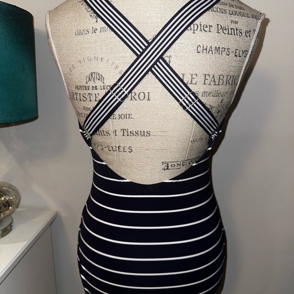 Nautica Women's Cross Back One Piece Swimsuit Navy & White Stripe X-Large NWOT - Picture 6 of 13